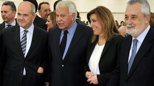 Susana Díaz defiende la «honestidad» de Griñán y Chaves en el caso ERE