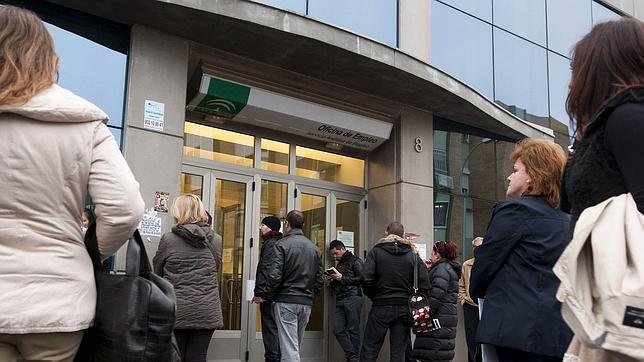 Con el dinero destinado a los cursos se habrían costeado 210.000 másteres