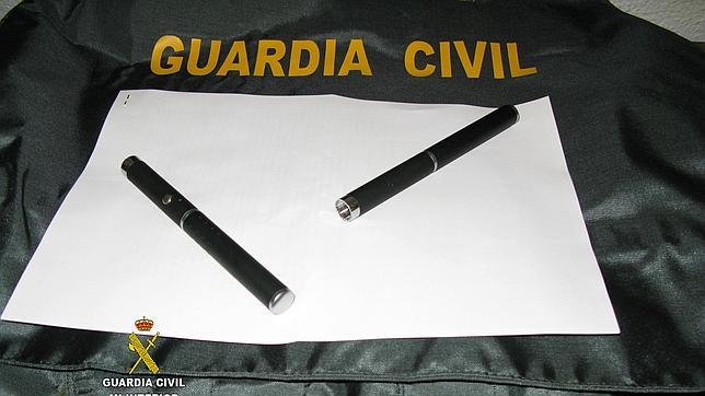 Deslumbraban con punteros láser a pilotos de aviones junto al aeropuerto de Sevilla