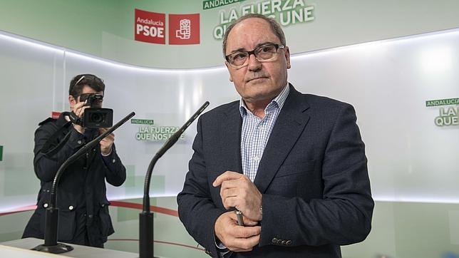 El PSOE andaluz rechaza llamar «populista» a Podemos, como sugiere Pedro Sánchez