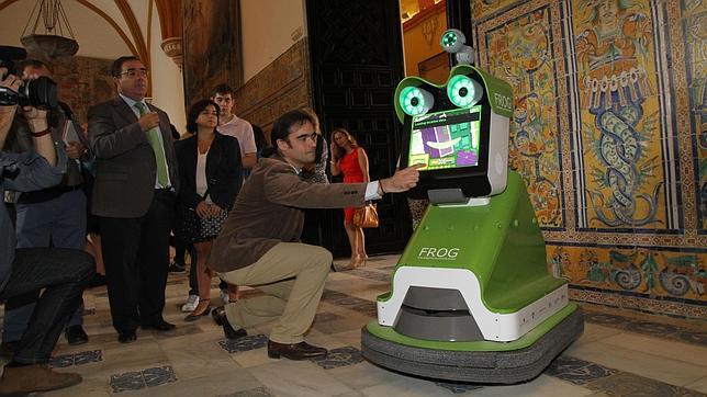 «Frog», un robot que es guía turístico e interactúa con los humanos