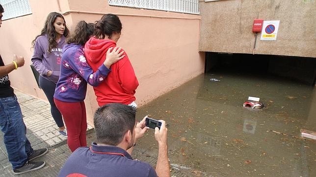 El riesgo de fuertes lluvias y tormentas motiva el cierre de los parques urbanos de Sevilla