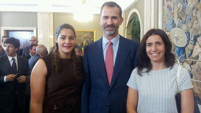 El sello del waterpolo nazareno, presente en la recepción de los Reyes de España