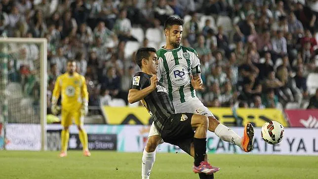 El Málaga desnuda al Córdoba (1-2)