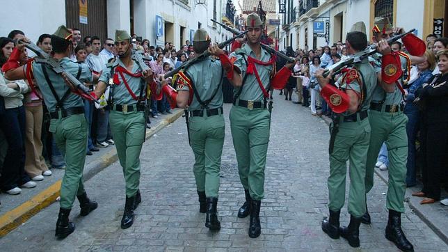 Legión y la Caridad, unidos desde 1951 en la Semana Santa de Córdoba