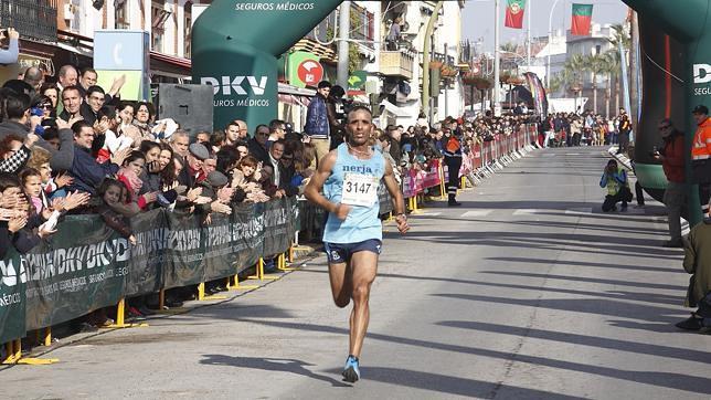 El marroquí Abdelhadi El Mouaziz gana por cuarta vez la Media Maratón Sevilla-Los Palacios