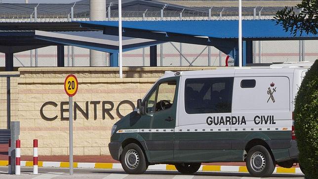 Interior sustituye a guardias civiles por vigilantes en las cárceles