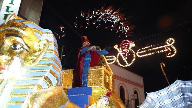 Polvorones, jamón, y un viaje a Eurodisney en las cabalgatas de la provincia