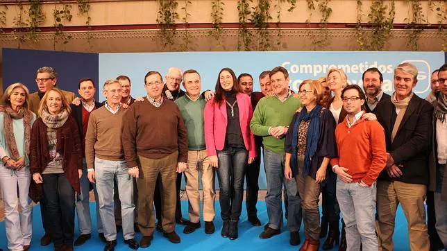 Foto de los asistentes a la convención del PP de Sevilla en Alcalá