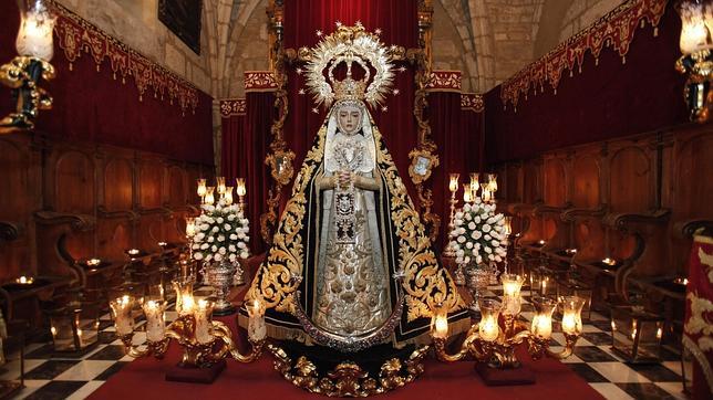 La Virgen de las Tristezas se repondrá al culto este domingo