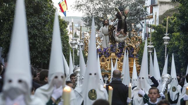 La vuelta del Huerto lleva a casi dos tercios de las cofradías a la Catedral
