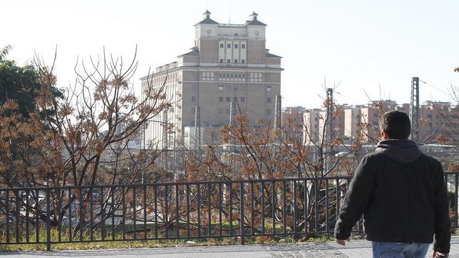 La Junta inscribe como monumento el Silo