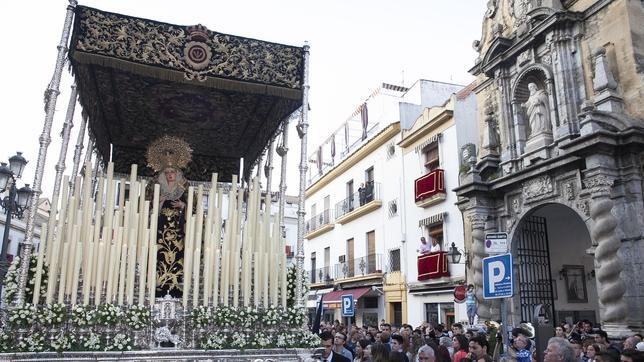 El «nuevo» palio de la Virgen del Rosario de Córdoba