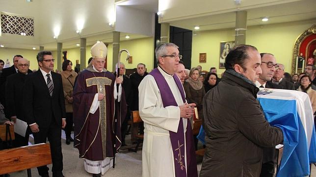 El párroco José Luis Portillo descansa en  San Agustín, la iglesia que levantó en Alcalá