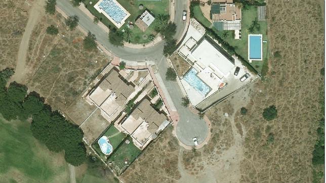 Abren expediente al «número 3» del PSOE andaluz por construirse una piscina sin licencia