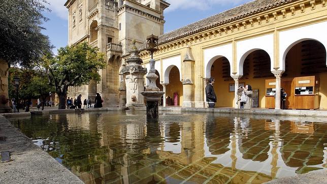 El Gobierno le insiste al PSOE en que la Mezquita-Catedral no es pública