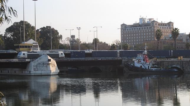 Las obras en el Puerto reducirán el paso de trenes por el puente de Las Delicias