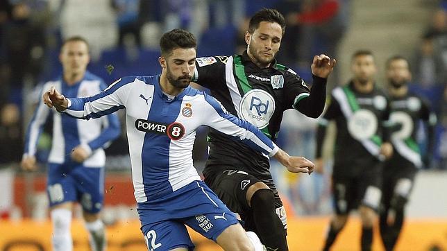 El Córdoba reacciona tarde (1-0) ante el Espanyol