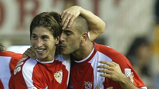 Carlos Aranda con Sergio Ramos en la época en la que coincidieron en el Sevilla F.C.