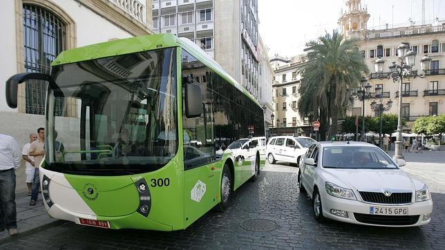 Aucorsa fijará a cinco años sus necesidades de autobuses nuevos
