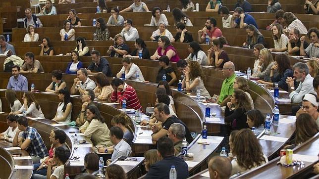 Qué plazas oferta la Junta de Andalucía para las oposiciones del SAS de 2015