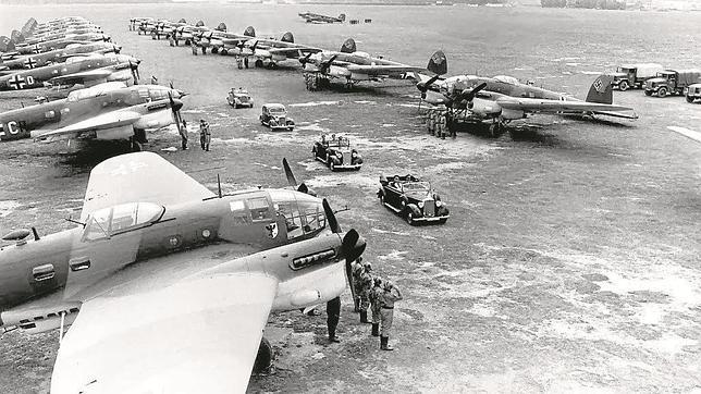 Los aviones andaluces que «bombardearon» a Churchill