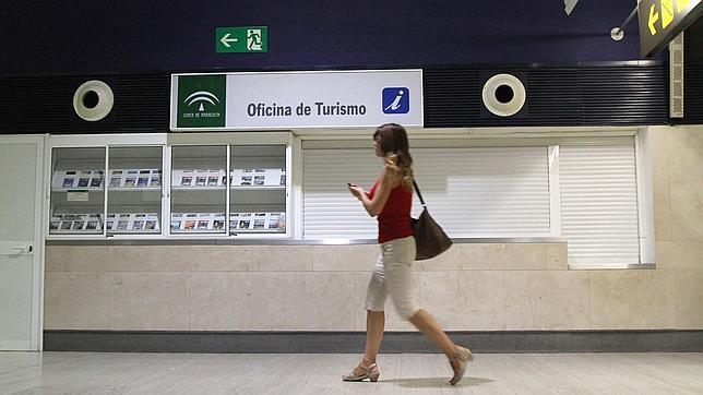 La terminal de salidas del aeropuerto de Sevilla estará en obras hasta el mes de julio