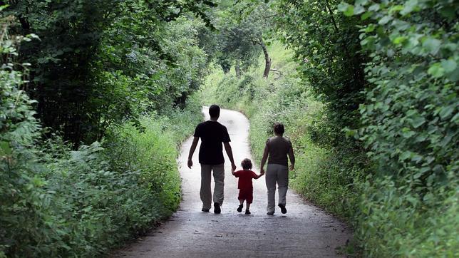 Decenas de familias de acogida, sin cobrar de la Junta de Andalucía desde diciembre