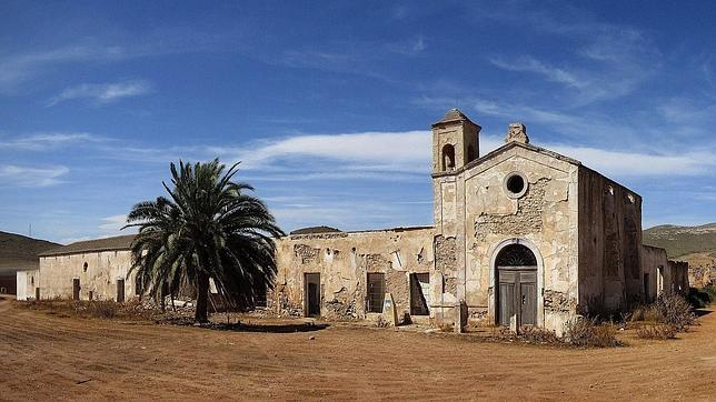 La propietaria del Cortijo del Fraile avanza en la propuesta de restauración