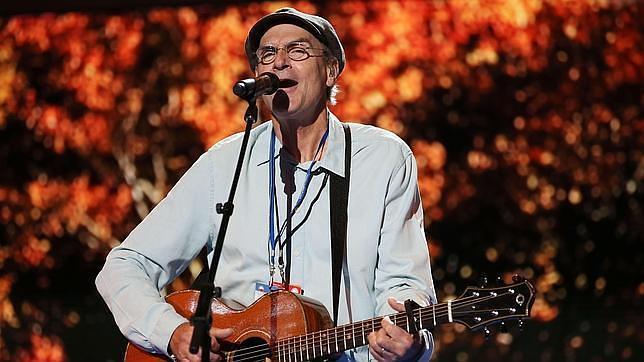 El cantante estadounidense James Taylor actúa este martes en Fibes