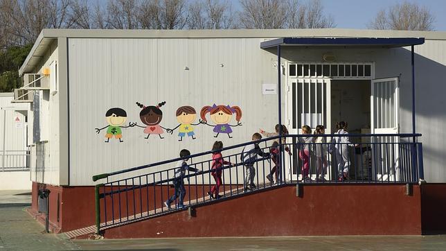 Más de 6.500 niños andaluces reciben clase en aulas prefabricadas