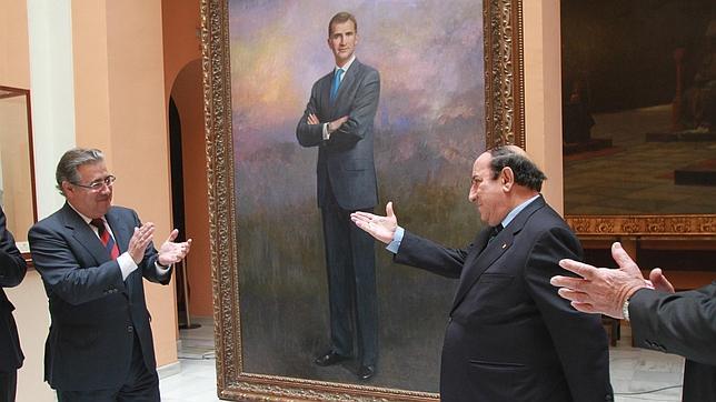 Juan Valdés dona al Ayuntamiento el retrato del Rey Felipe VI