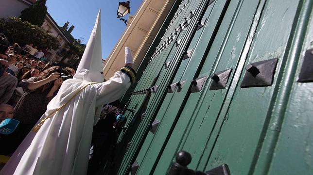 El sol ilumina y engrandece el Domingo de Ramos jienense