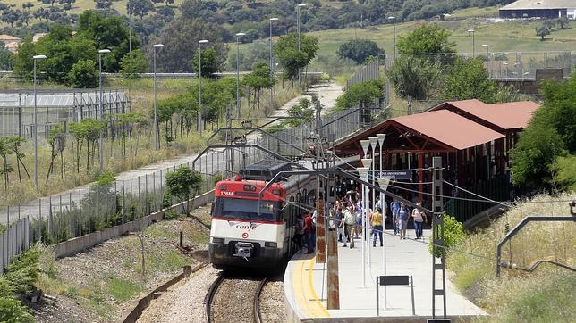 El cercanías transita actualmente entre la estación central y Rabanales