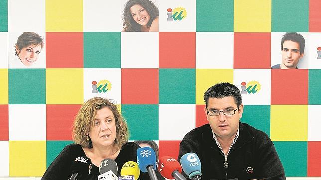 Alba Doblas y Rafael del Castillo, dos y tres de la lista de Izquierda Unida