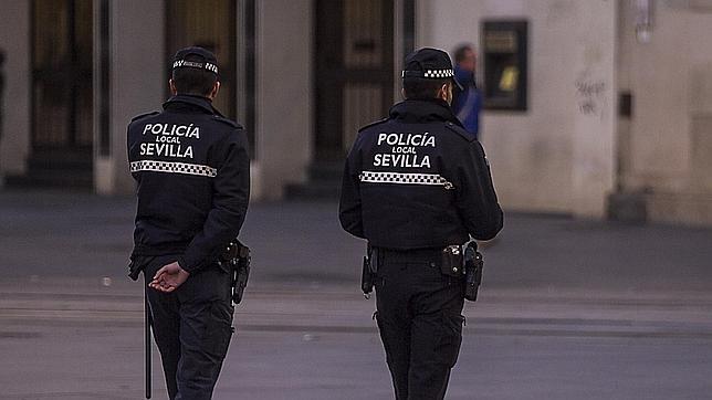 Policías piden armas largas para los agentes locales en contra la amenaza yihadista en Andalucía