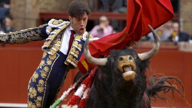 Antonio Nazaré, oreja de ley a «Turulato» un gran toro de Fuente Ymbro