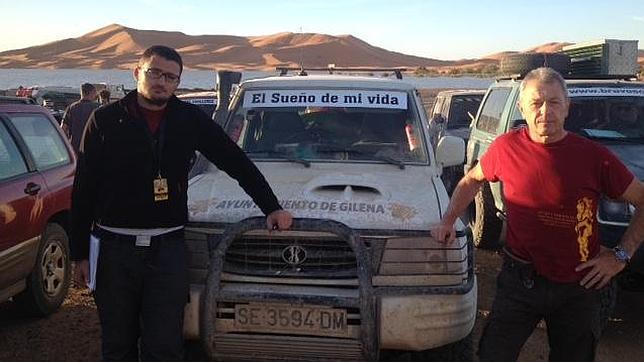 Un padre y su hijo triunfan como pilotos de rallies en el desierto marroquí