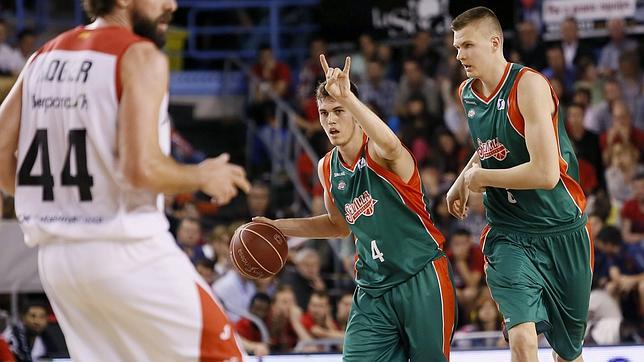 Importante victoria a domicilio del Baloncesto Sevilla ante el Manresa (72-78)