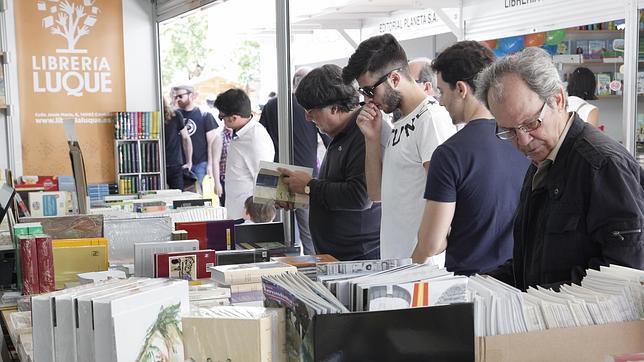 El aumento de ventas y visitas llena de optimismo la Feria del Libro de Córdoba