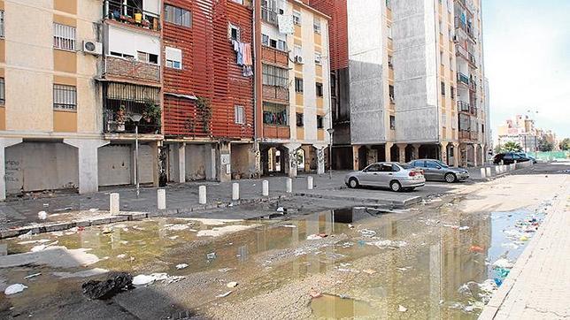 Aguas fecales en las Tres Mil