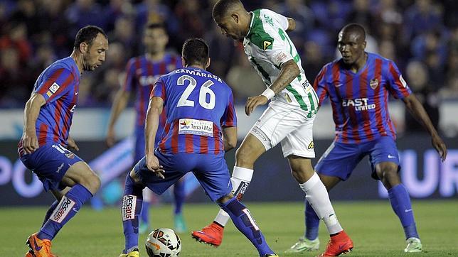 El Levante demuestra al Córdoba el nivel de la salvación (1-0)