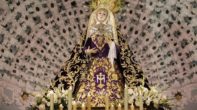 Imagen de la saya de la Cruz de Soledad de laVirgen de los Dolores