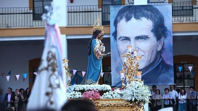 Costaleras de María Auxiliadora critican un trato desigual con los costaleros