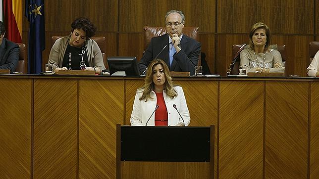 Díaz propone que los delitos de corrupción no prescriban y reducir los altos cargos un 10%