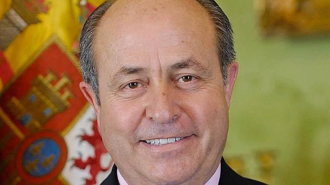 ¿Cuál es el currículum de los candidatos a la Alcaldía de Granada?