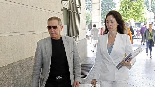 Alaya pide a Educación el organigrama de los jefes de servicio de 2002 a 2012