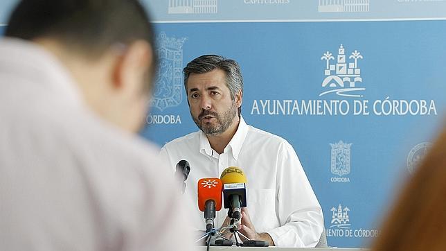 Los sindicatos del Ayuntamiento van a denunciar a Torrico «por calumnias»