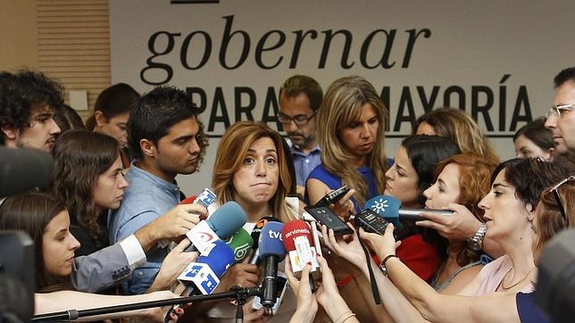 Díaz llama al PP y recela de un pacto general de PSOE y Podemos