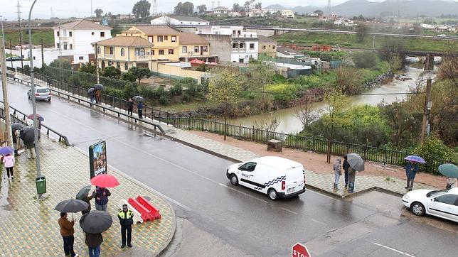 La Guardia Civil detiene a dos vecinos por abatir a tiros cuatro reses bovinas